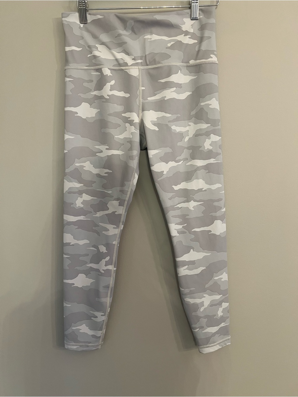 Athleta Elation Camo 7/8 High Rise Leggings Light Grey